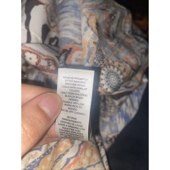 Chico's Batik Print Blouse – Size 1 Batik 100% Cotton Chico's Size 1 (M/8) - Picture 9 of 9